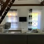 Apartamenty, Domki, Wedkowanie Farmház *